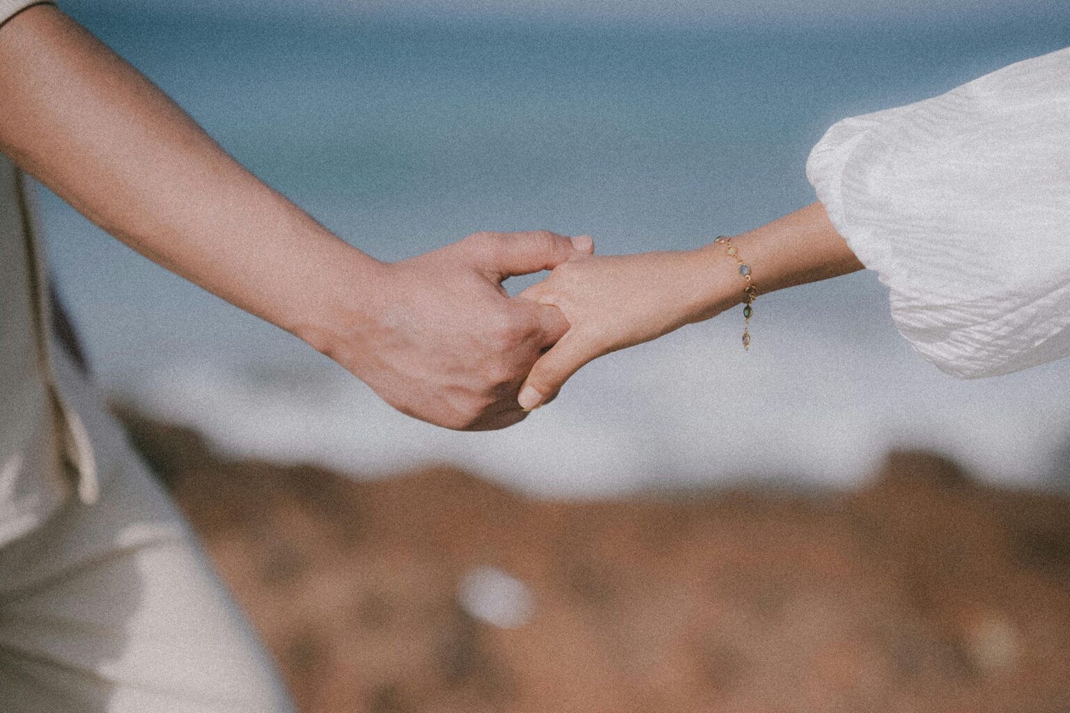 Green Flags Are the New Attractive: 10 Signs You’re Actually Dating Someone Emotionally Safe