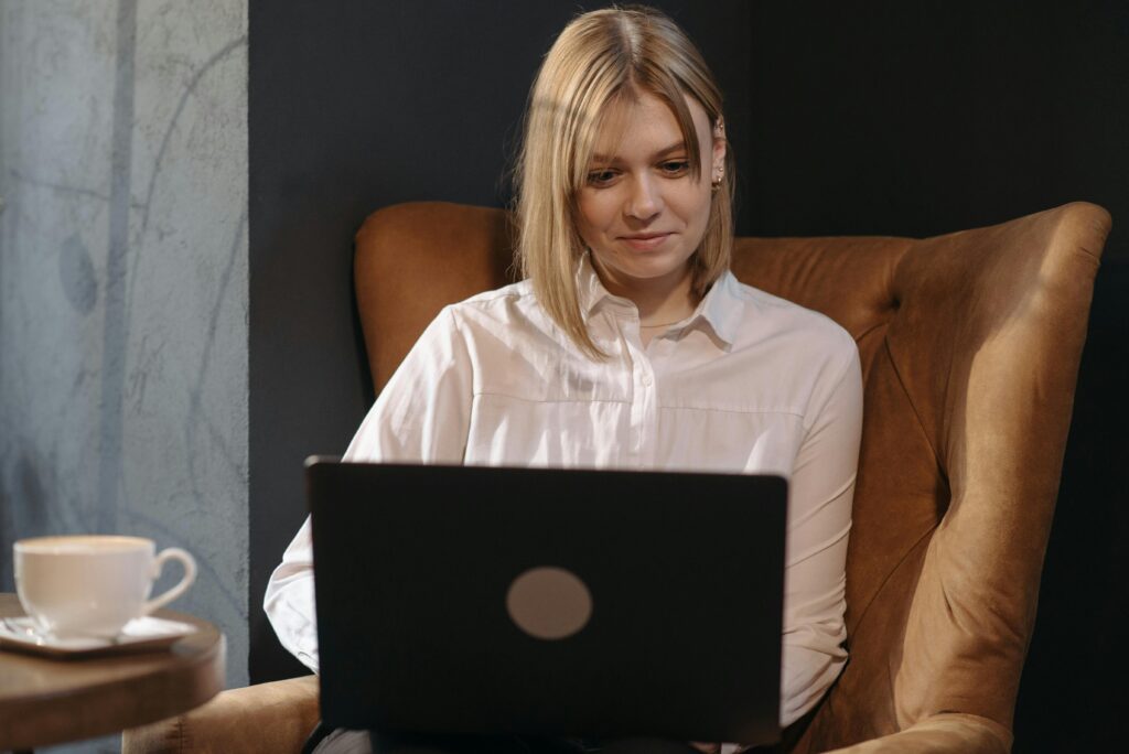 How to Start an Email Without Sounding Like a Tired Corporate Robot