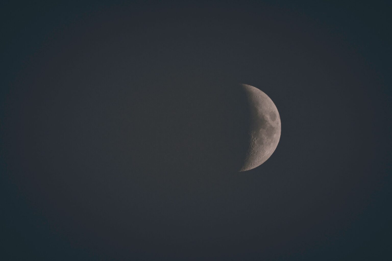 Moon Phase Soulmate Trend: Does It Actually Work?